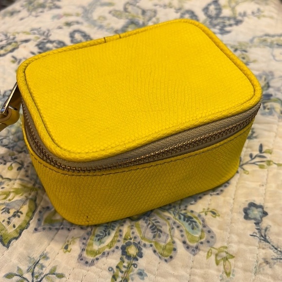 Fossil jewelry bag. Yellow. New with tags - Picture 1 of 5